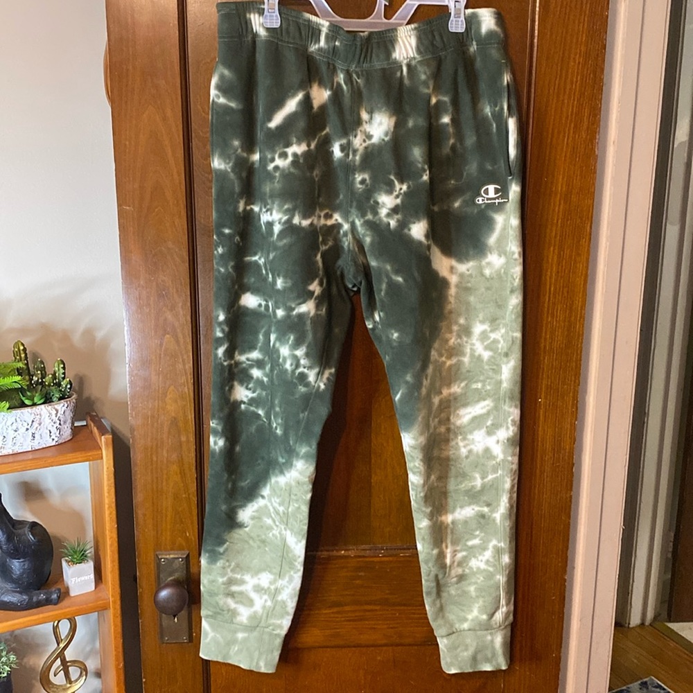 TIE DYE CHAMPION SWEATPANTS‼️‼️🔥